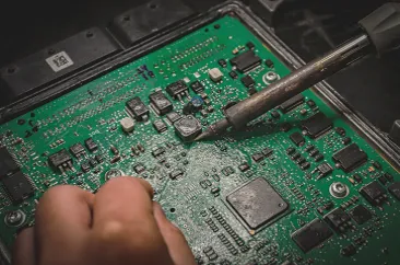 servicos-injetron-thumb-solucao-de-defeitos-eletroeletronicos-complexos